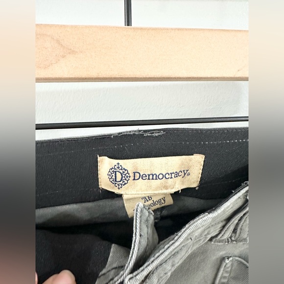 Democracy ‘Ab Technology’ Roll Tab Ankle Pants Gray Size 12 - Picture 5 of 6